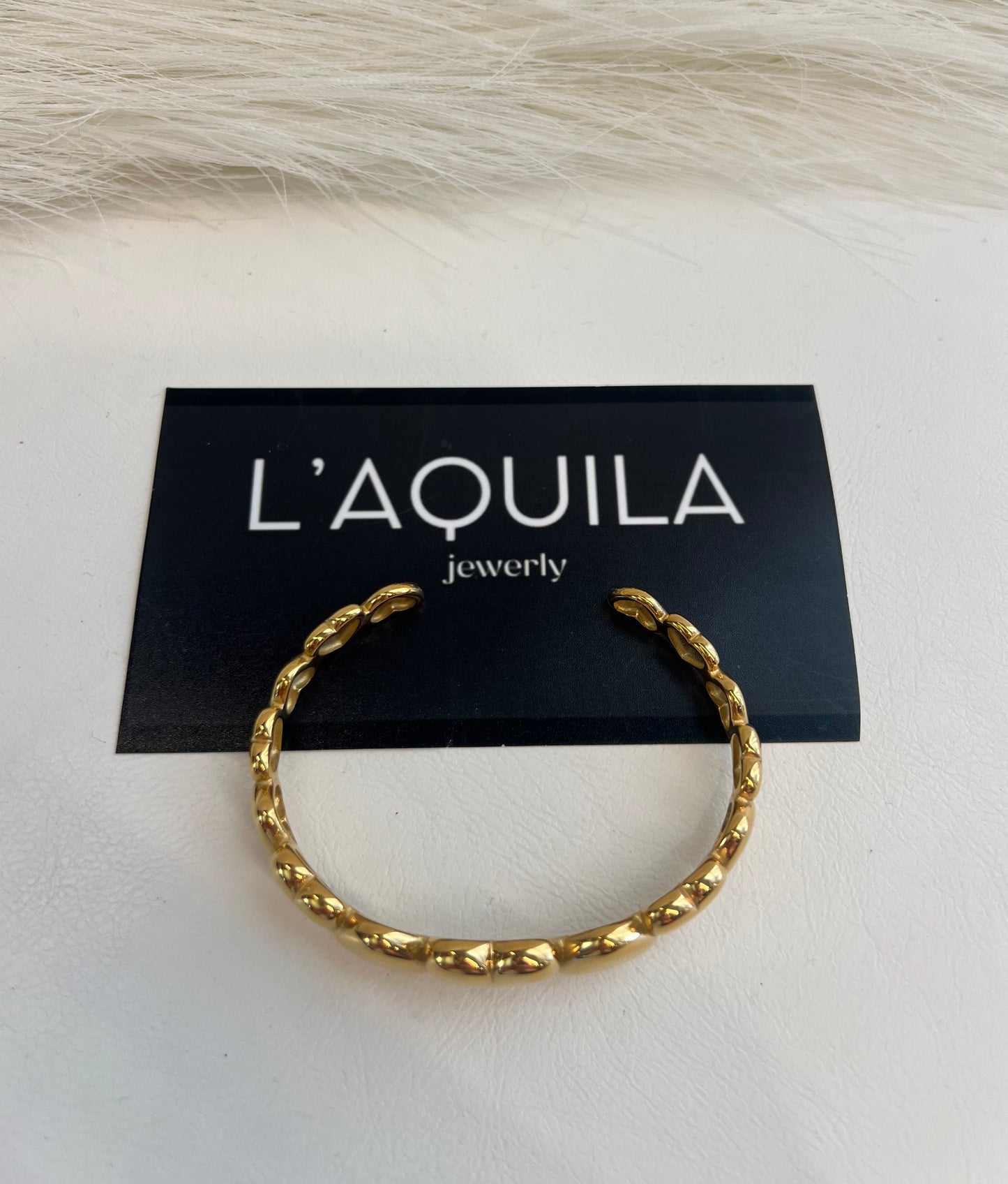 GOLD CORA BANGLE