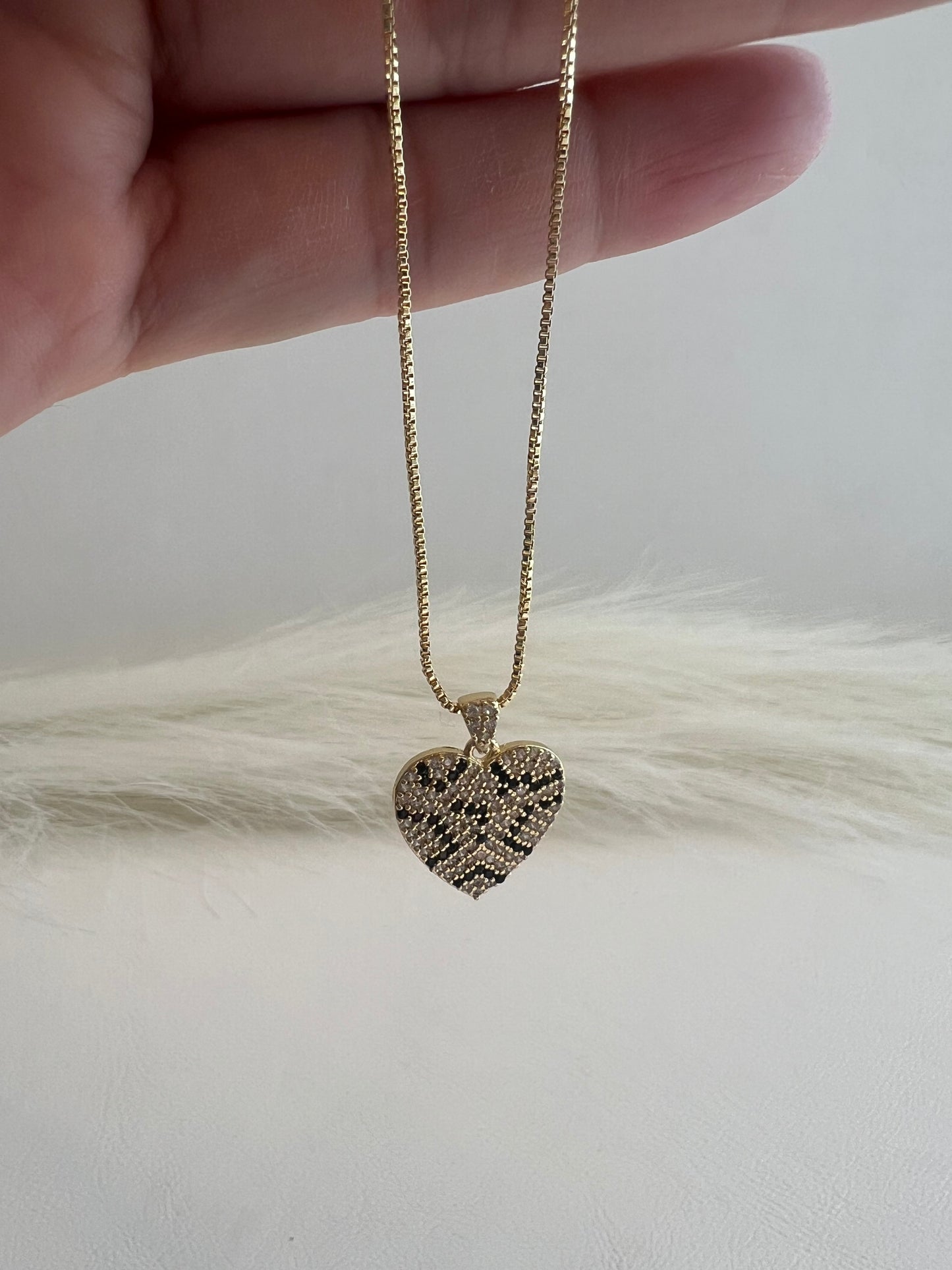 LEO CORA NECKLACE