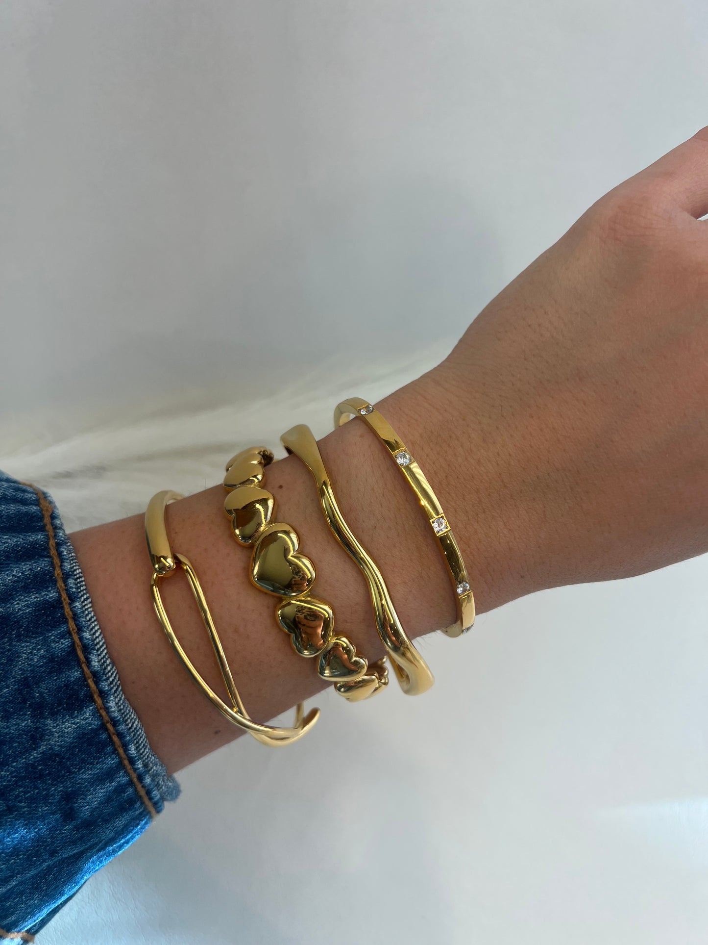 GOLD BANGLE