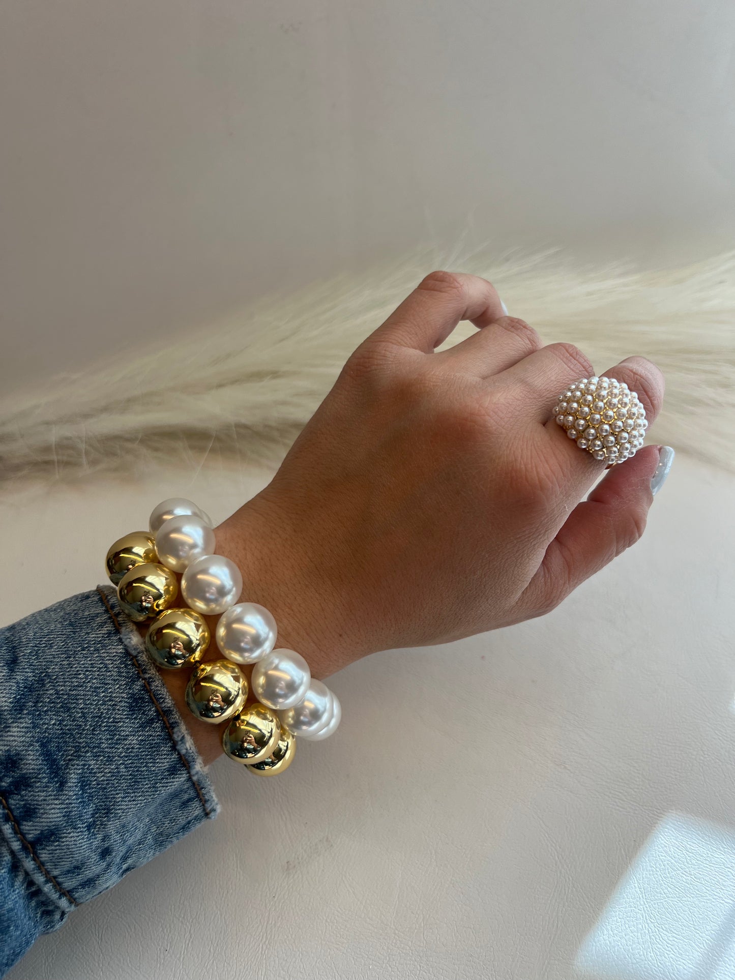 PEARLS BRACELET